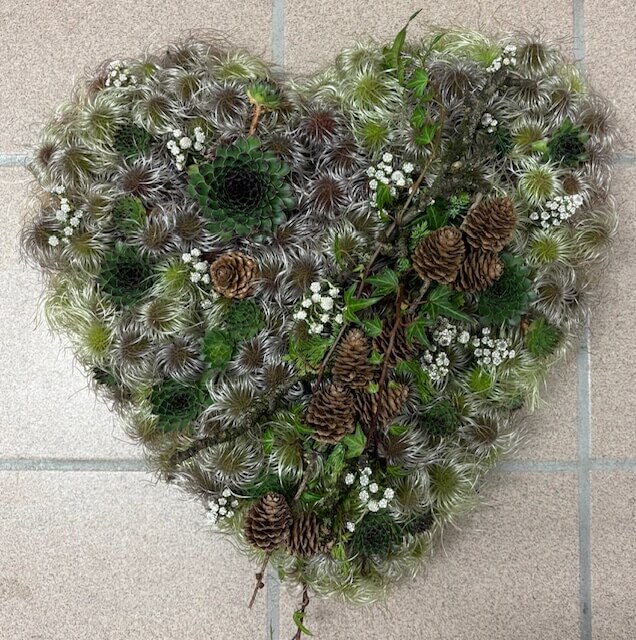 IMG_1710 Gesteck in Herzform